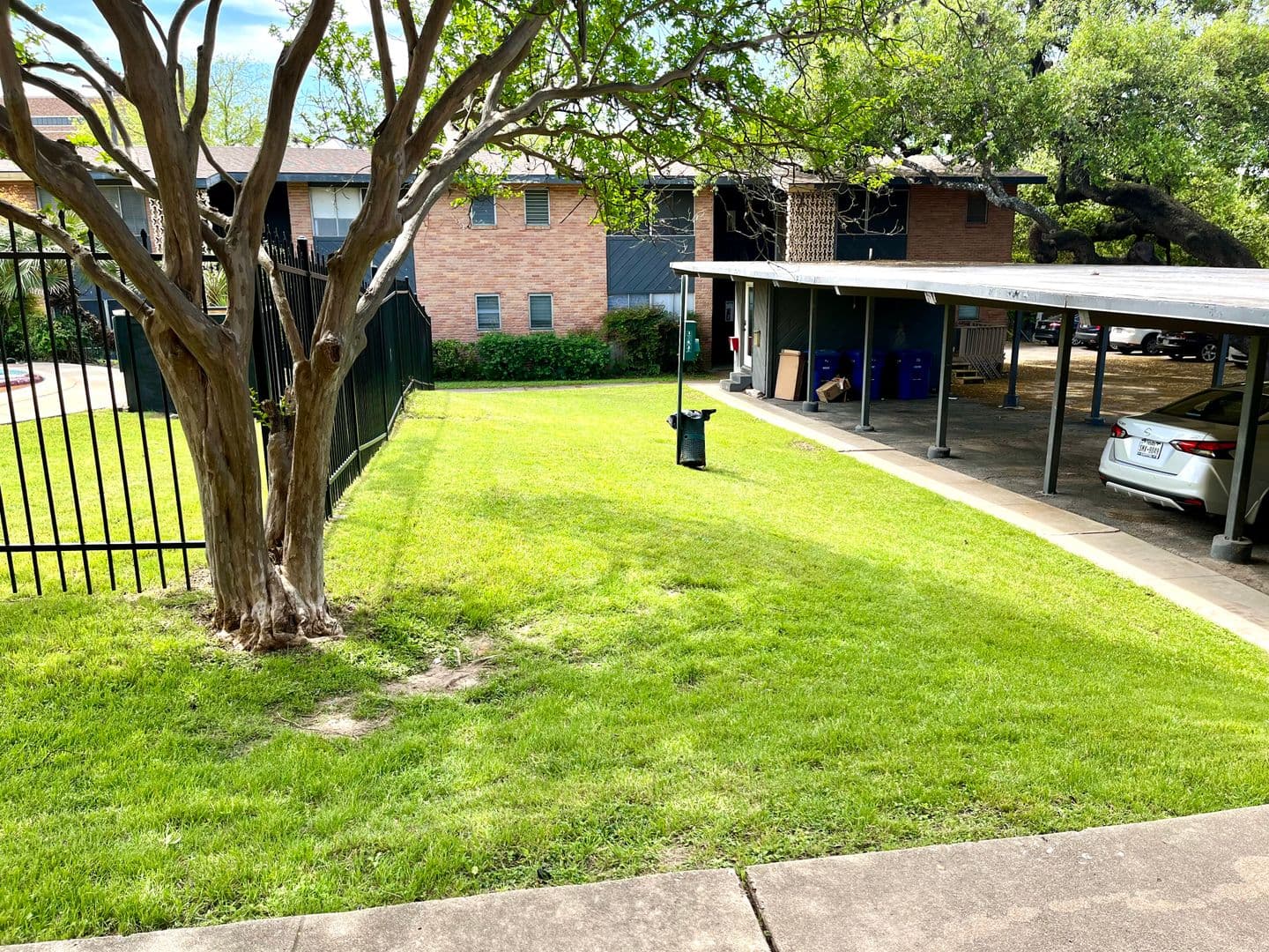 Austin Apartment: 3304 Red River