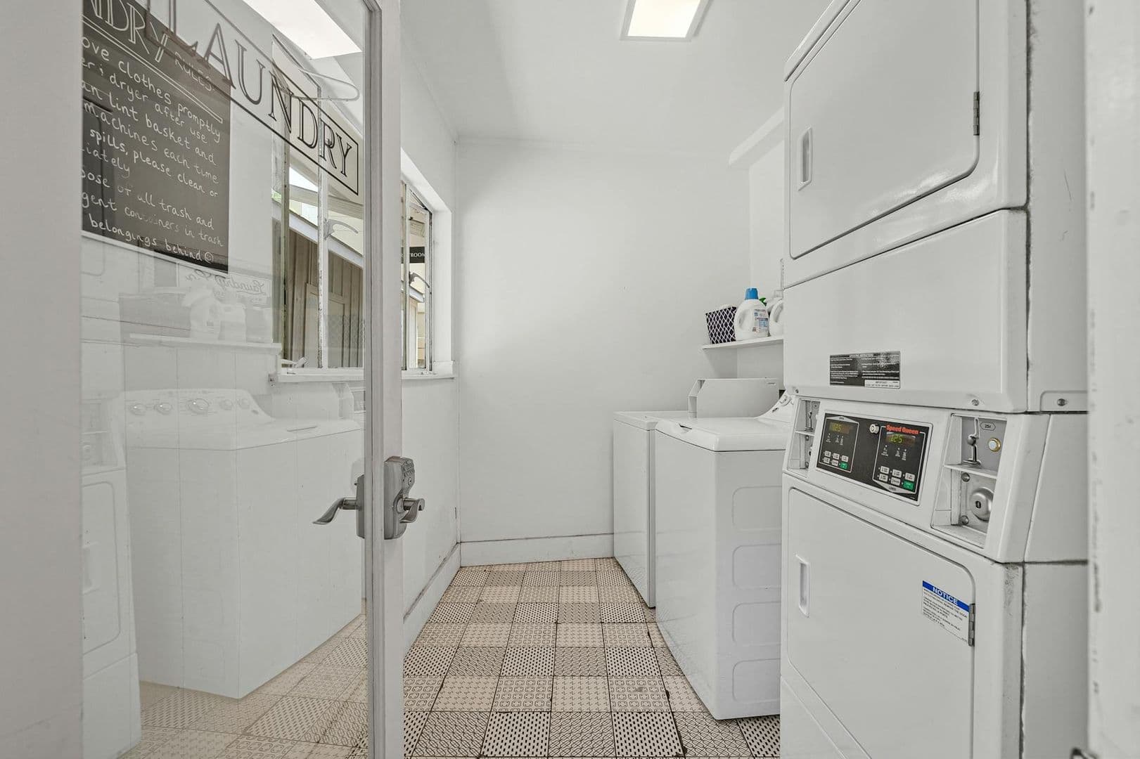 Austin Apartment: 2401 Winsted Ln
