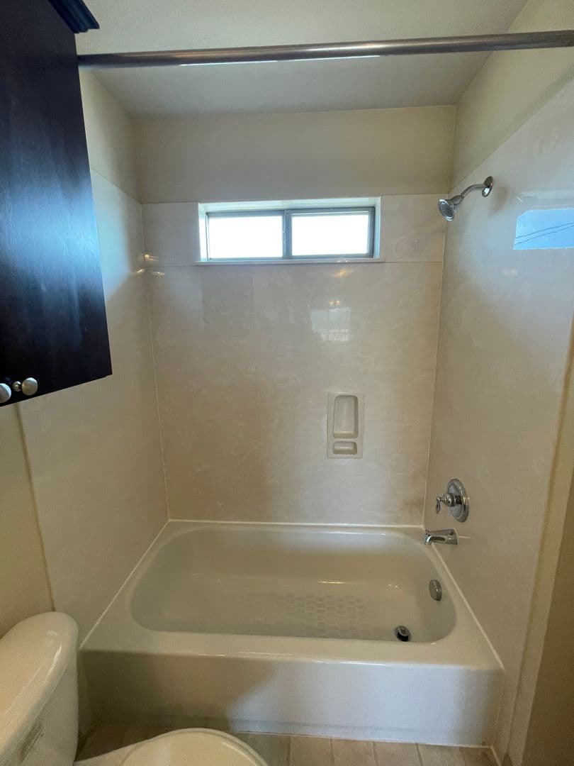 Austin House: 5413-B Roosevelt Avenue