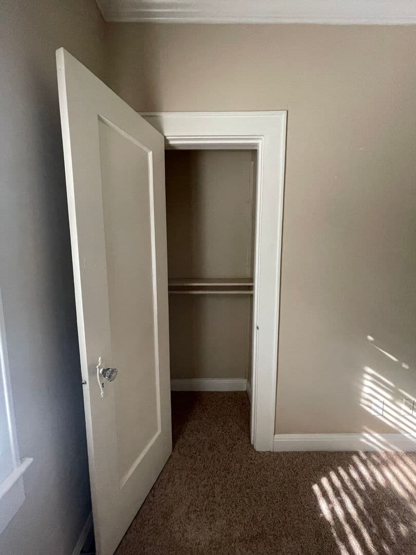 Austin House: 106-A E 38th St
