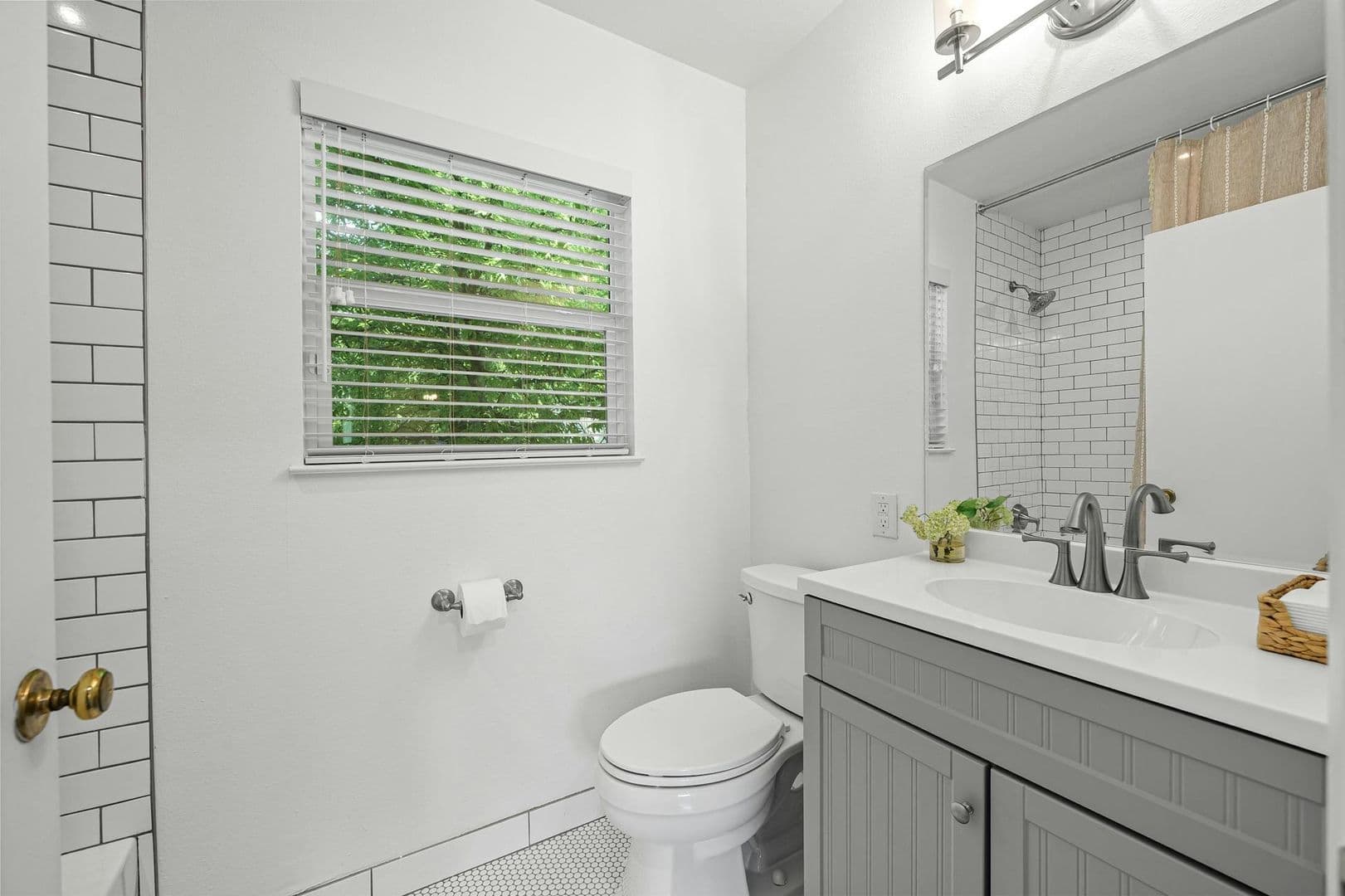 Austin Apartment: 2401 Winsted Ln