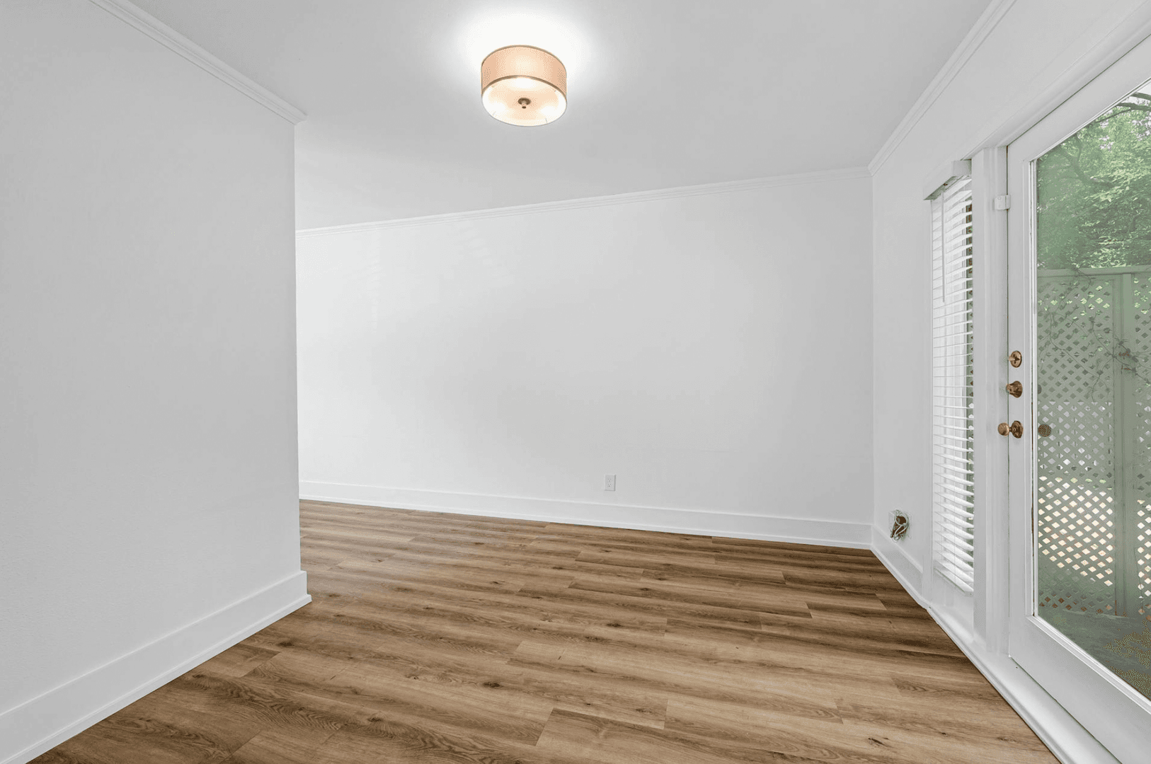 Austin Apartment: 2401 Winsted Ln