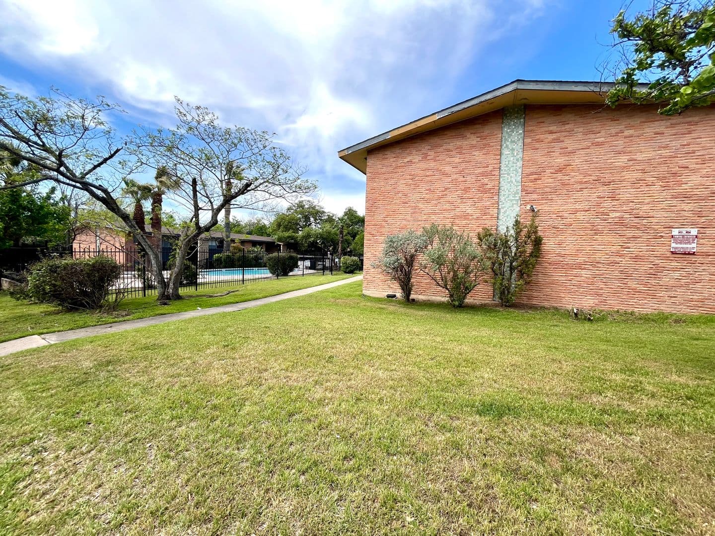 Austin Apartment: 3304 Red River