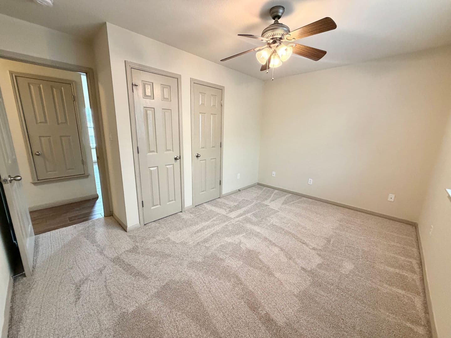 Austin House: 5413-A Roosevelt Avenue