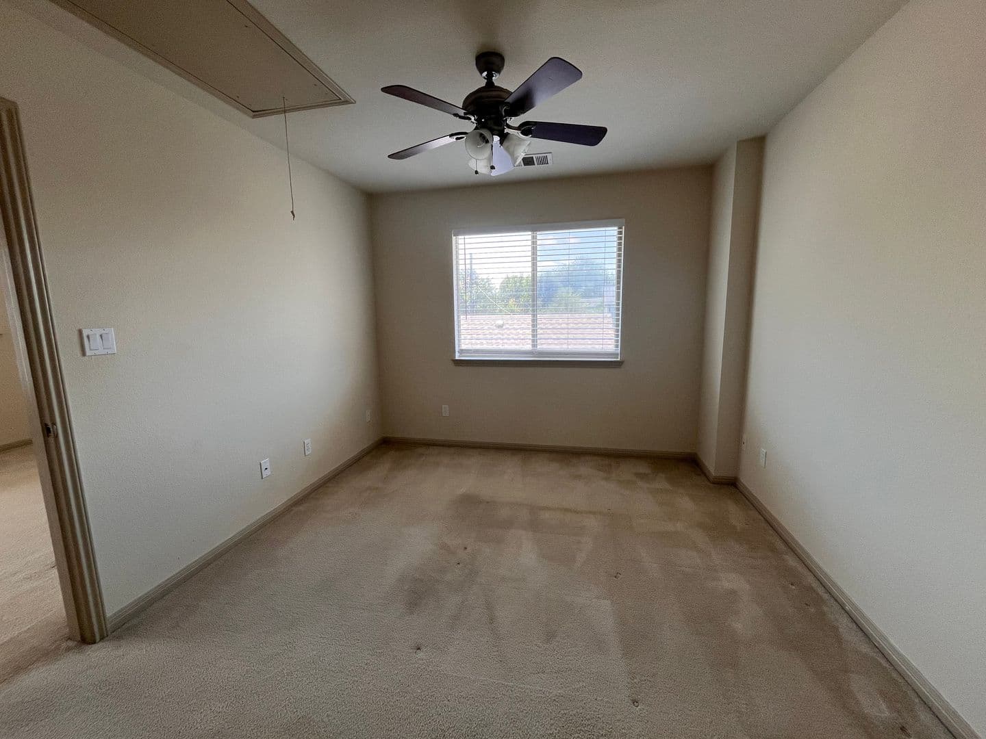 Austin House: 5413-B Roosevelt Avenue