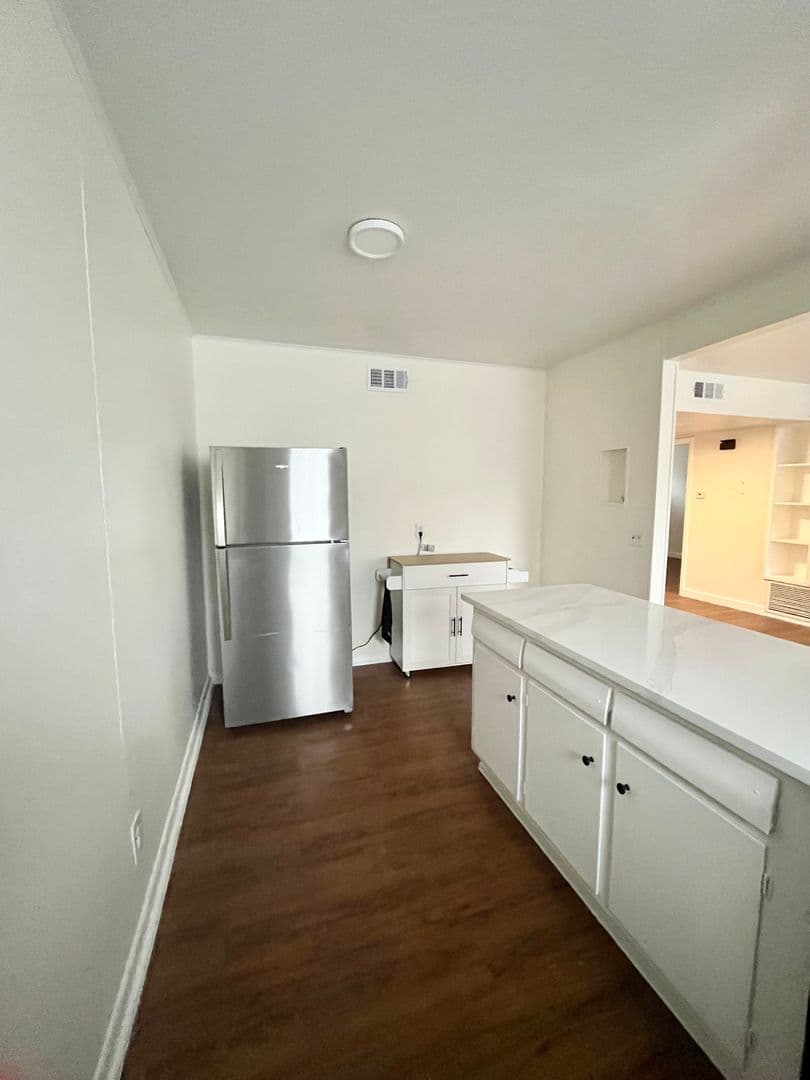 Austin Apartment: 3304 Red River