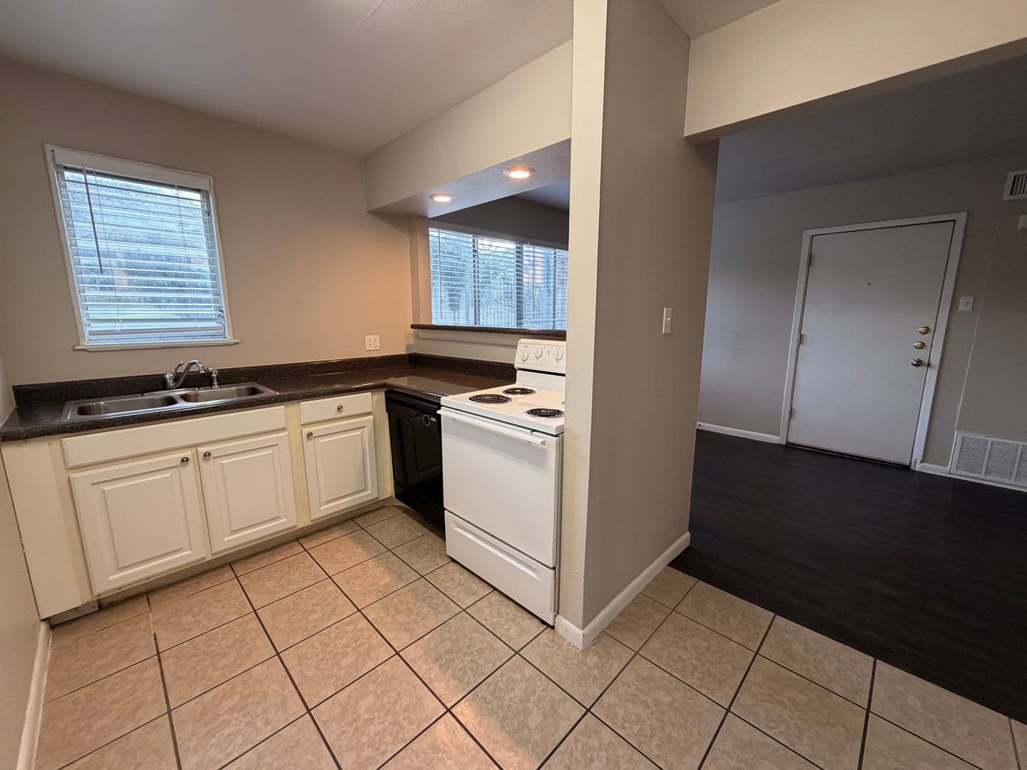 Austin Apartment: 3304 Red River