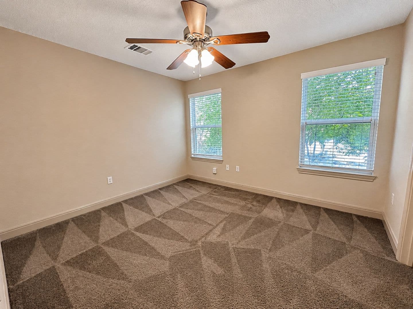 Austin House: 110-B Nelray