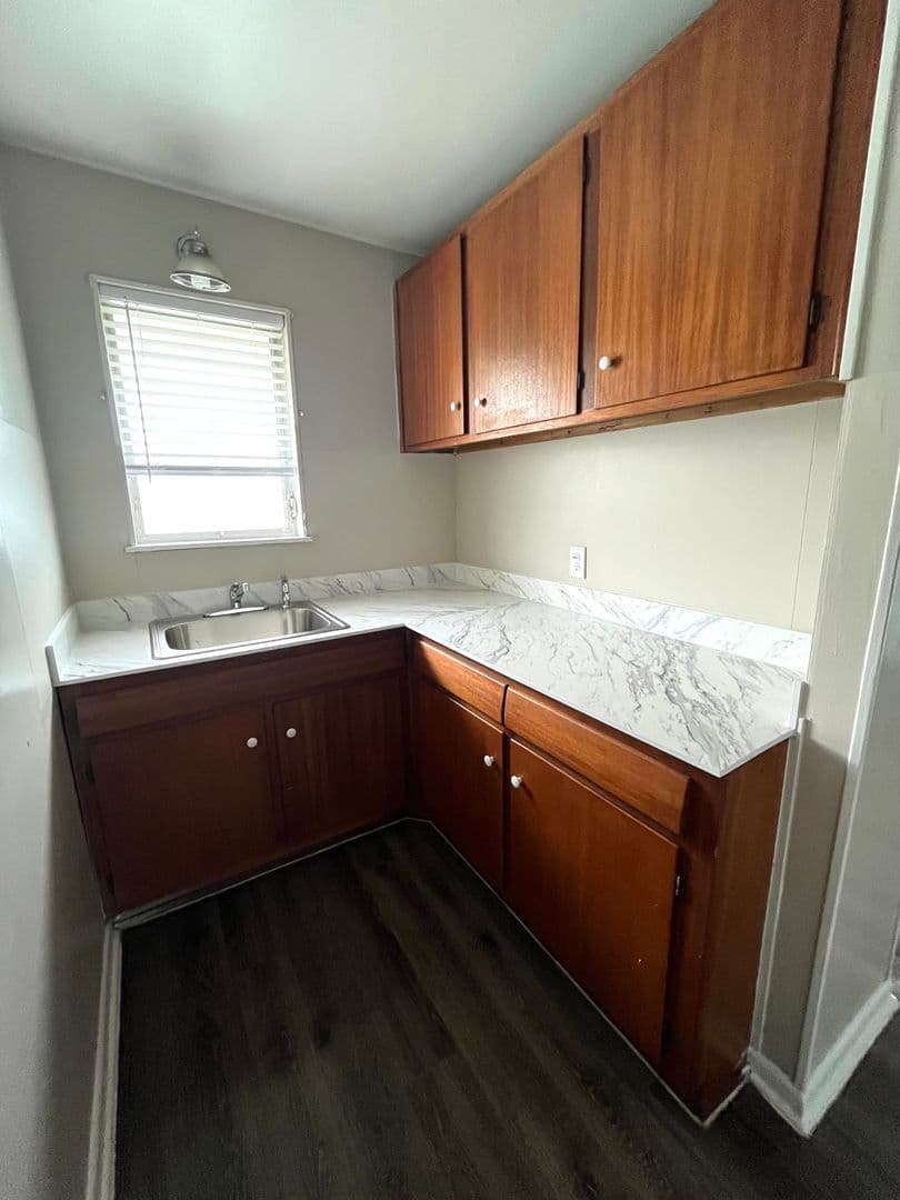 Austin Apartment: 3304 Red River