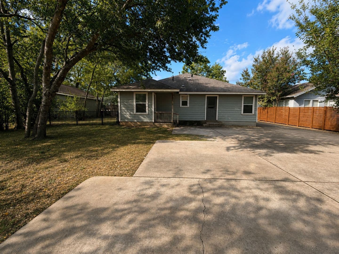 Austin House: 1506-A North Street