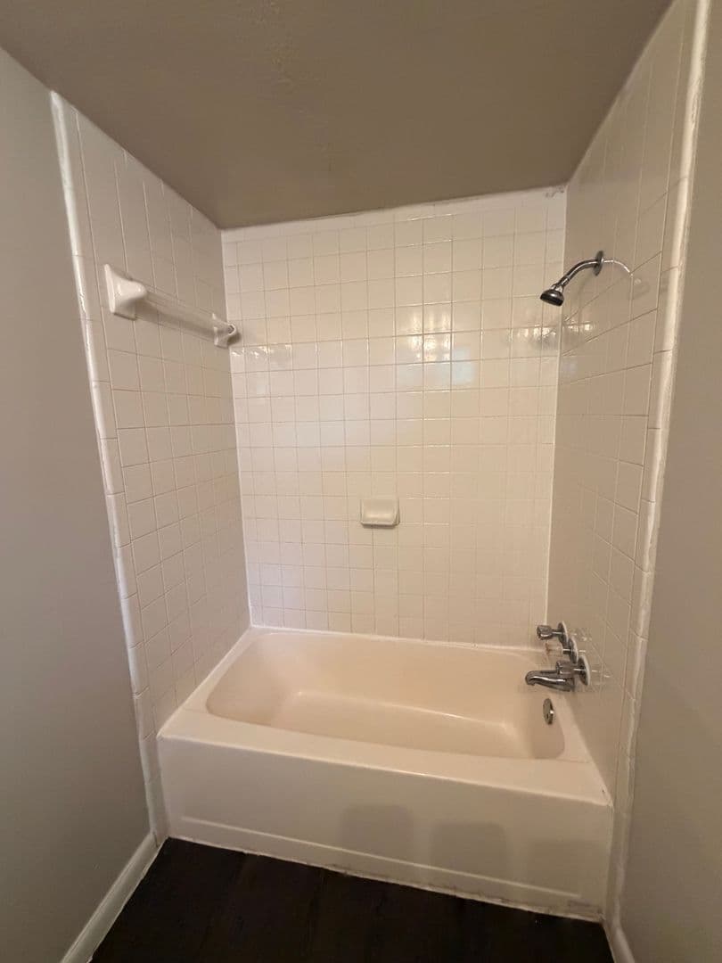 Austin Apartment: 3304 Red River