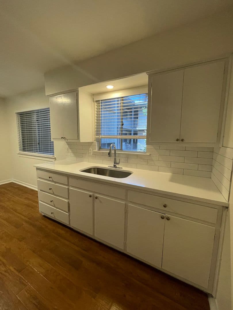 Austin Apartment: 3106 Duval Street
