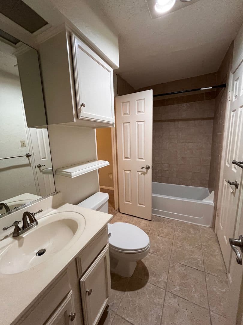 Austin Apartment: 3111 Tom Green