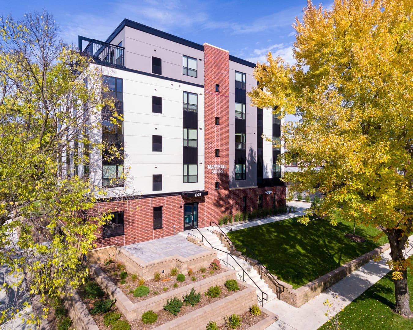 Saint Paul Apartment: 1975 Marshall Ave