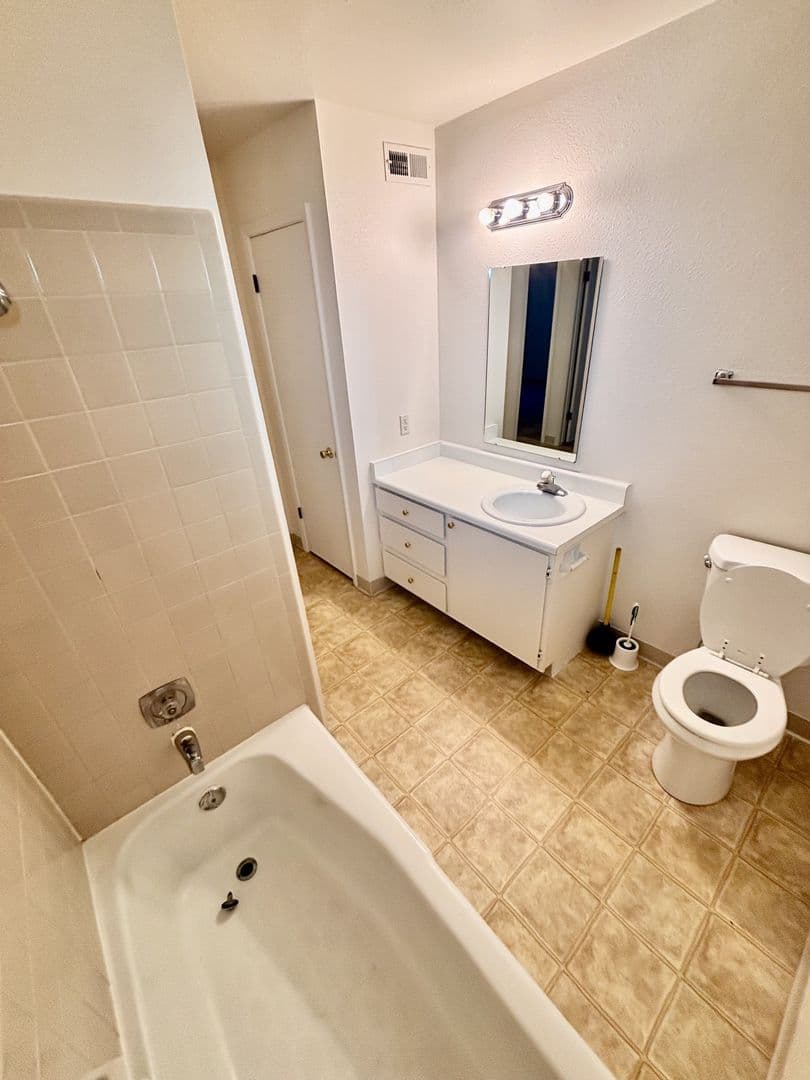 Fort Collins Apartment: 2115 West Plum Street