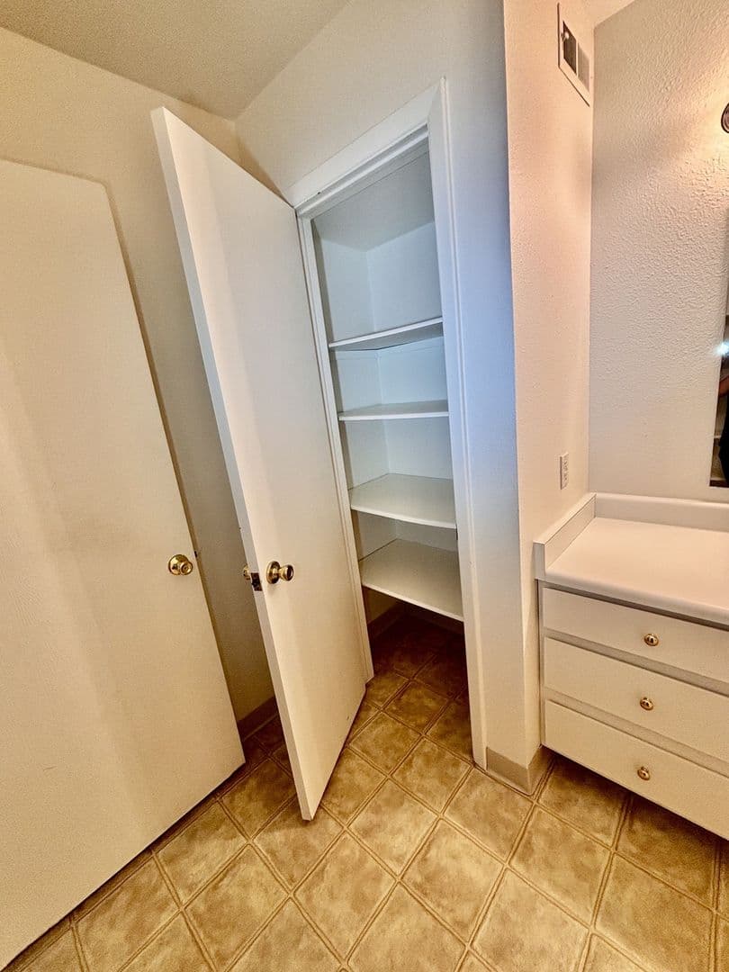 Fort Collins Apartment: 2115 West Plum Street