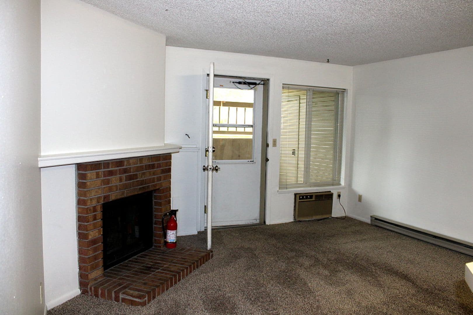 Fort Collins Condo: 1672 Riverside Ave (Tran)