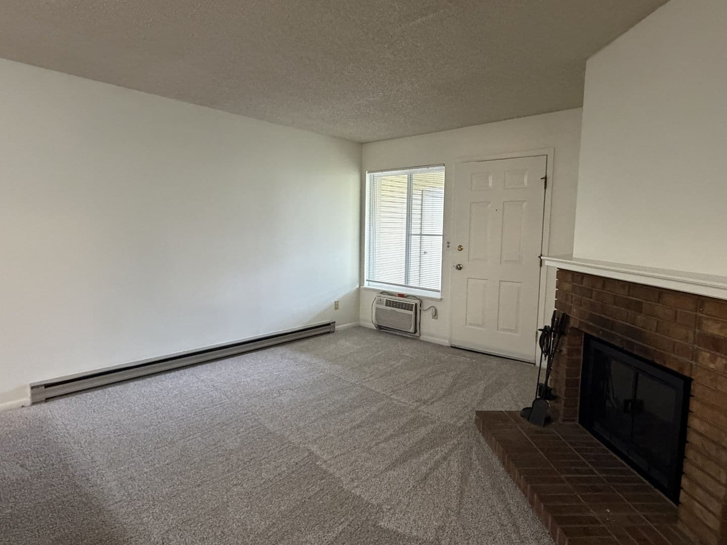 Fort Collins Condo: 1672 Riverside Ave (Tran)