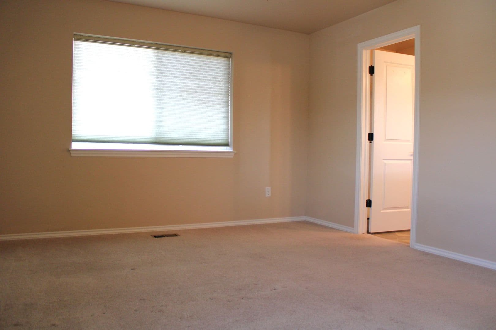 Fort Collins House: 1902 Mackinac St