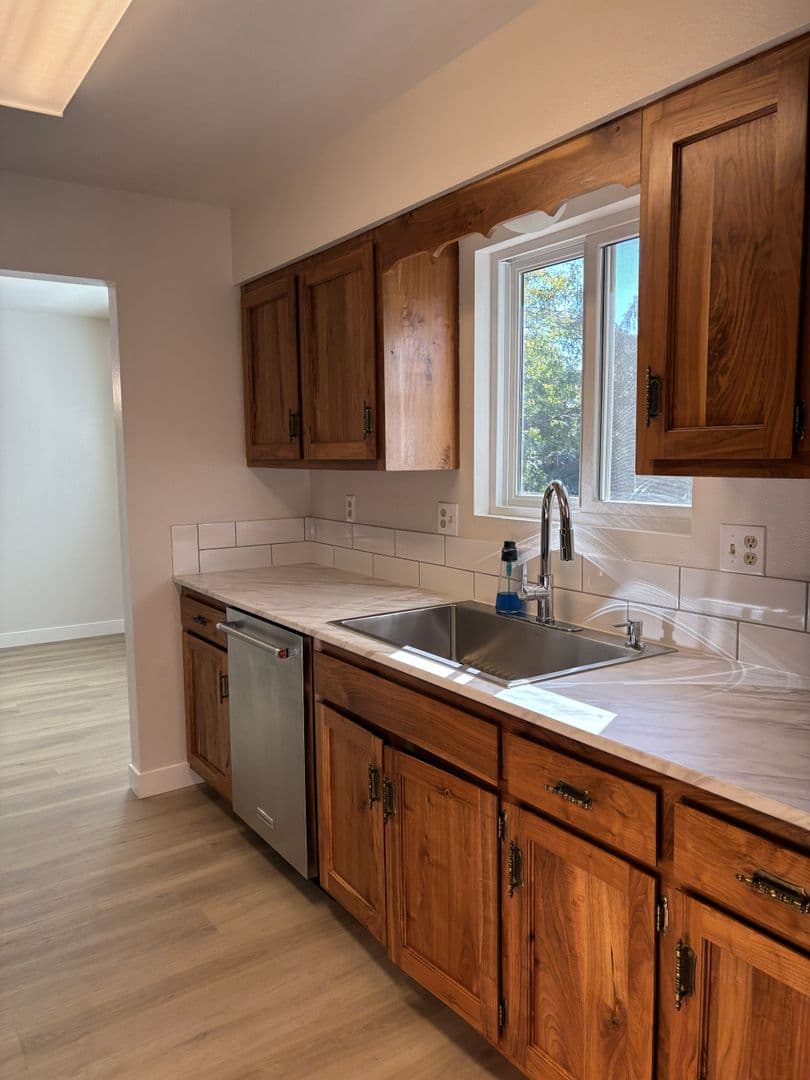 Fort Collins House: 1425 Lakeshore Drive