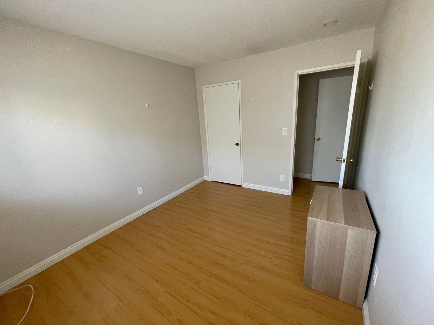 Redondo Beach Apartment: 522 Ave G
