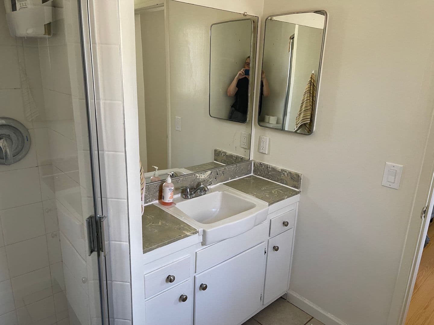 Redondo Beach Apartment: 522 Ave G