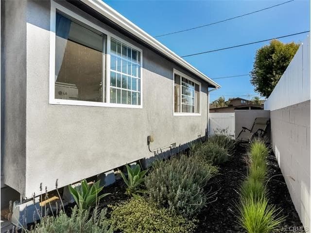 Torrance House: 4628 Sepulveda Blvd