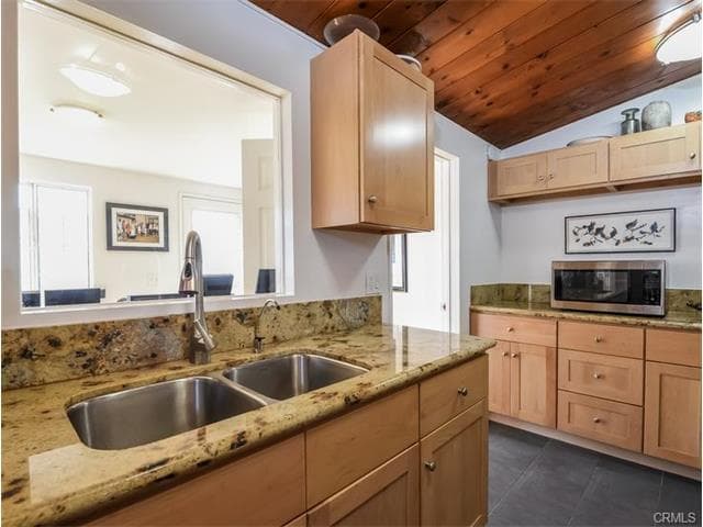 Torrance House: 4628 Sepulveda Blvd