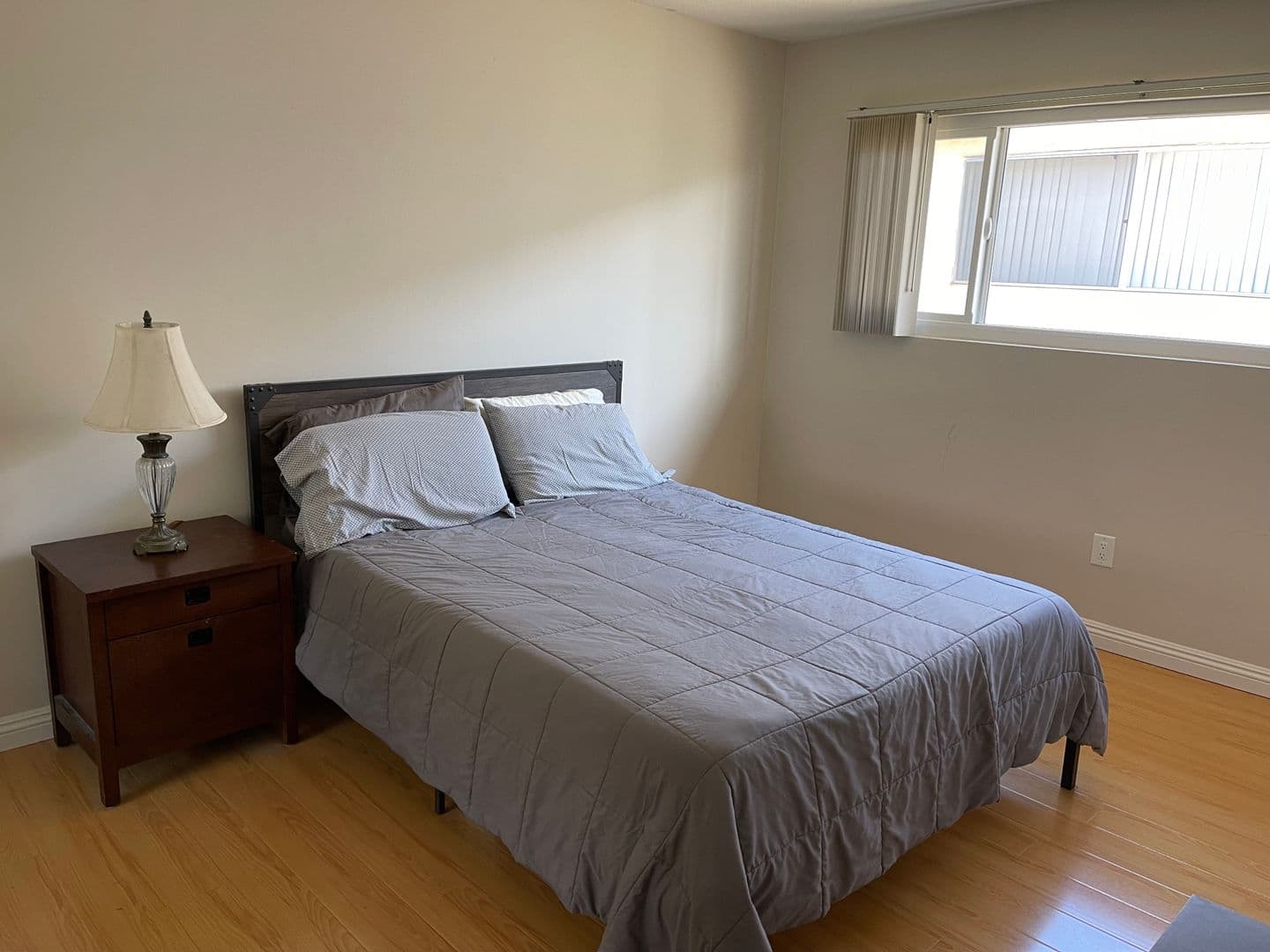 Redondo Beach Apartment: 522 Ave G