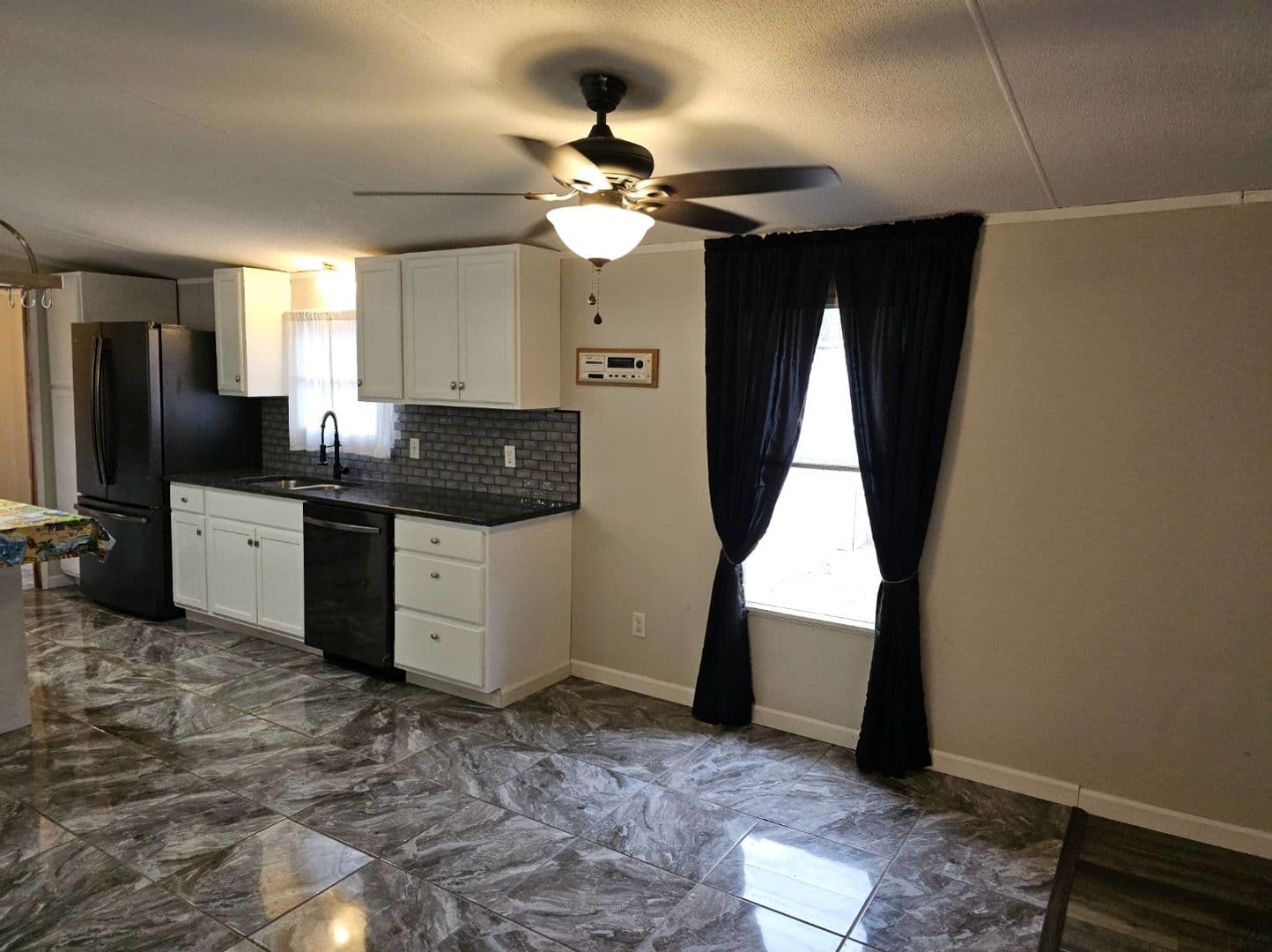 Newnan House: 340 Kelly Farm Road