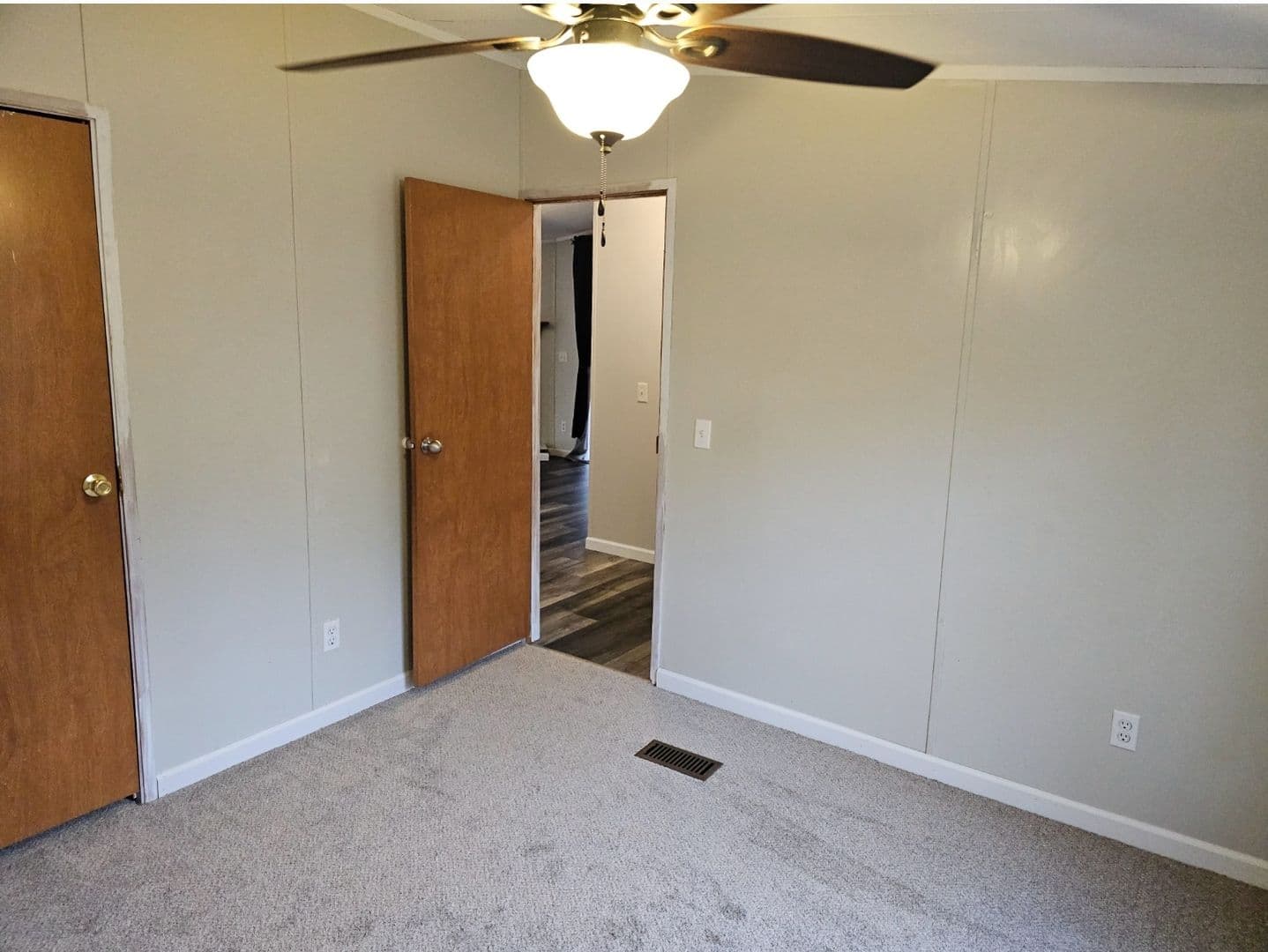 Newnan House: 340 Kelly Farm Road
