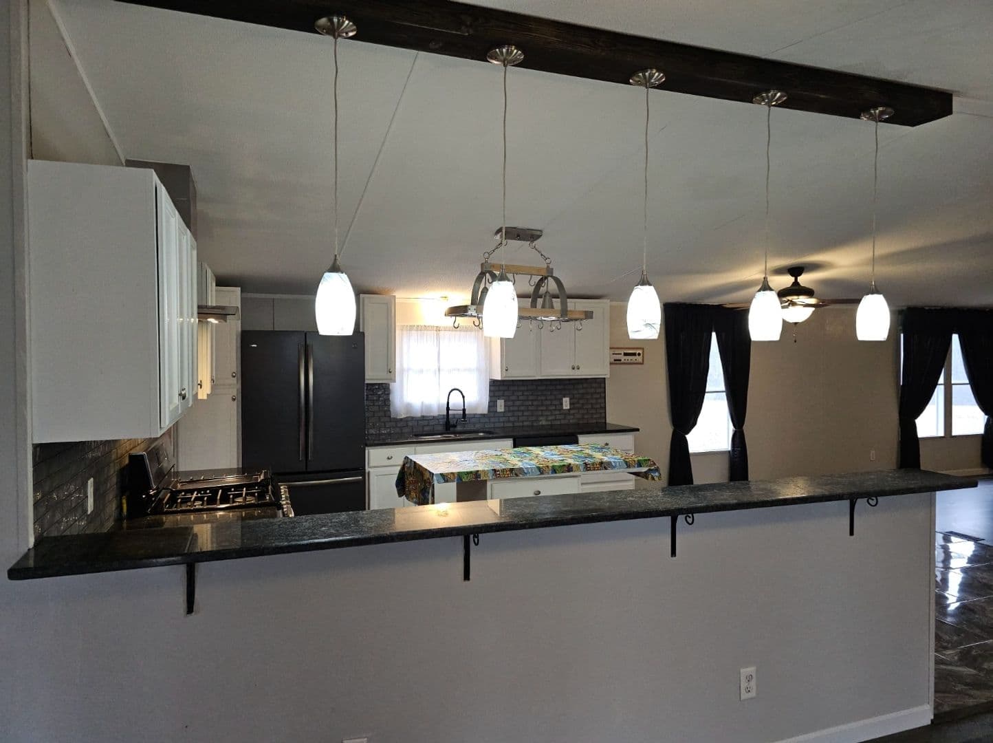 Newnan House: 340 Kelly Farm Road