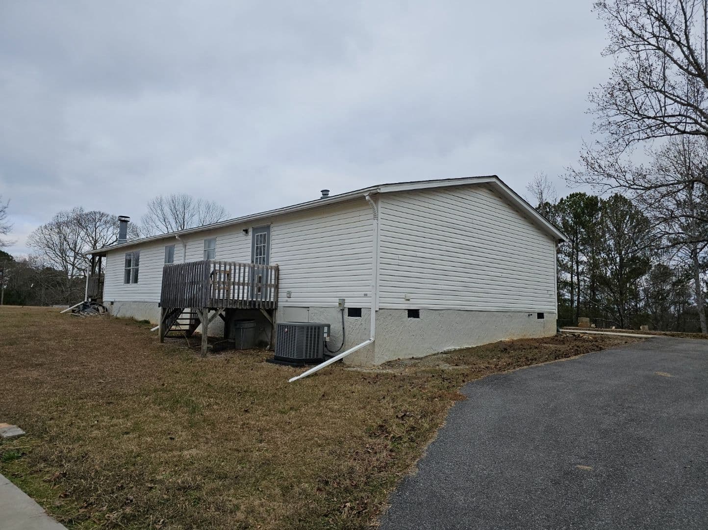 Newnan House: 340 Kelly Farm Road