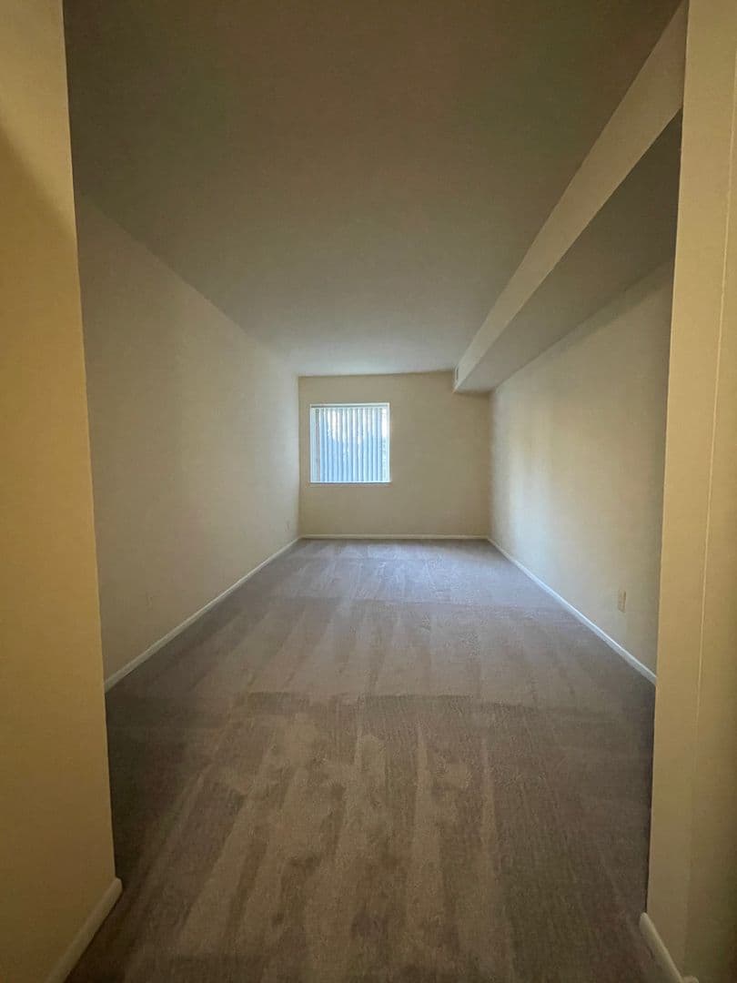 Silver Spring Apartment: 14207 Grand Pre Road