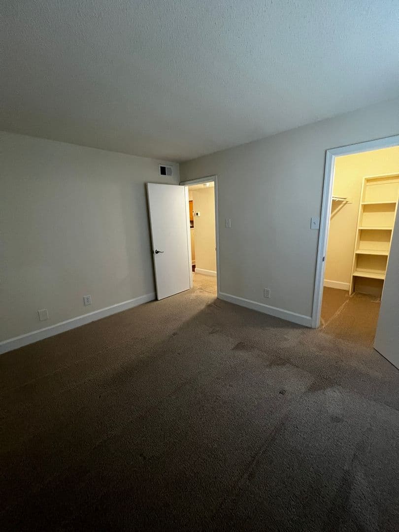Frederick Apartment: 1000 Columbine Drive