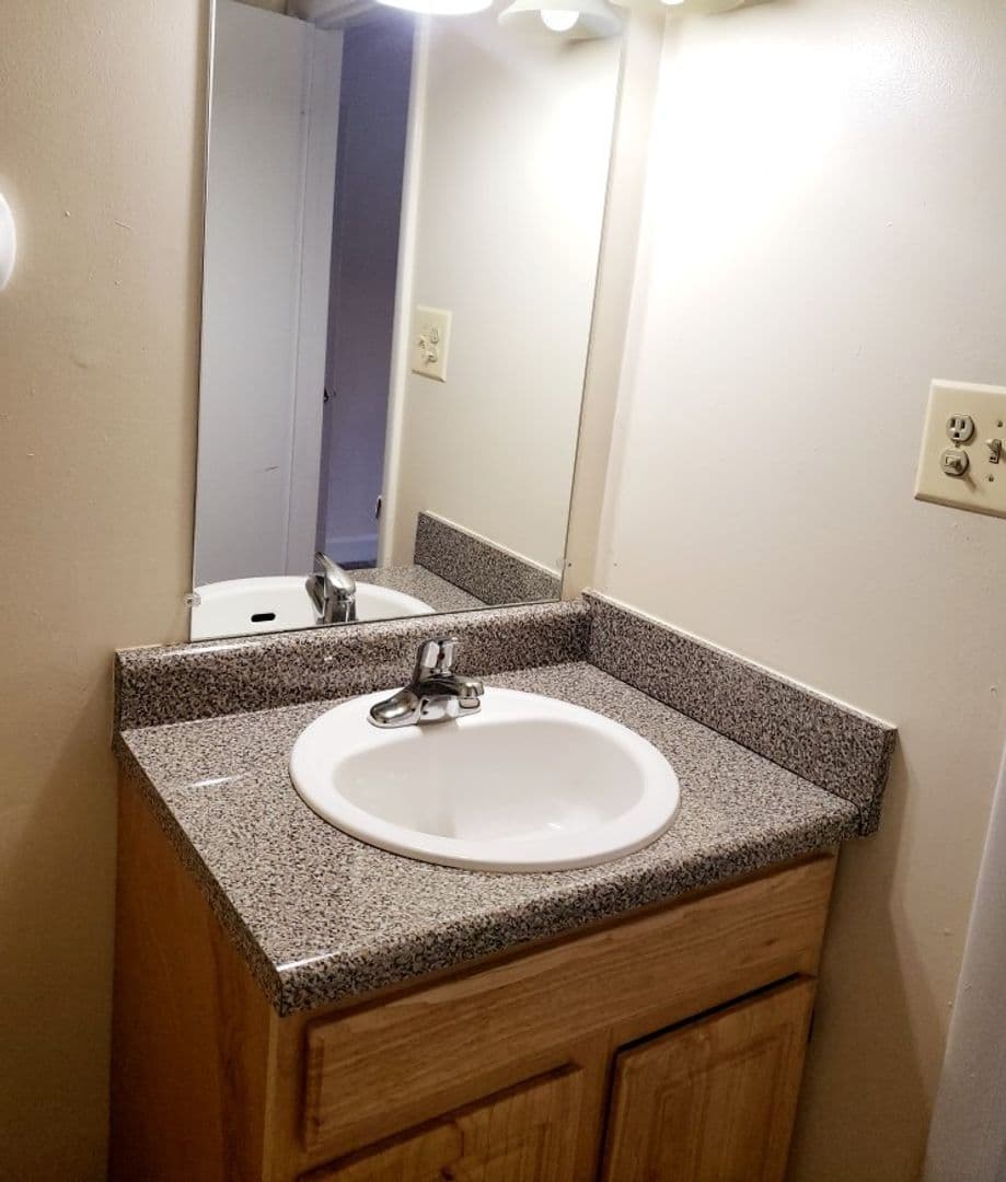 Silver Spring Apartment: 3331 Hewitt Ave