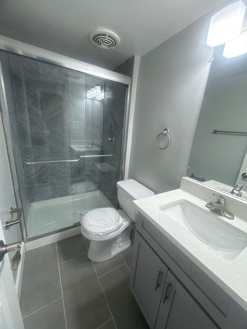 Silver Spring Apartment: 3331 Hewitt Ave