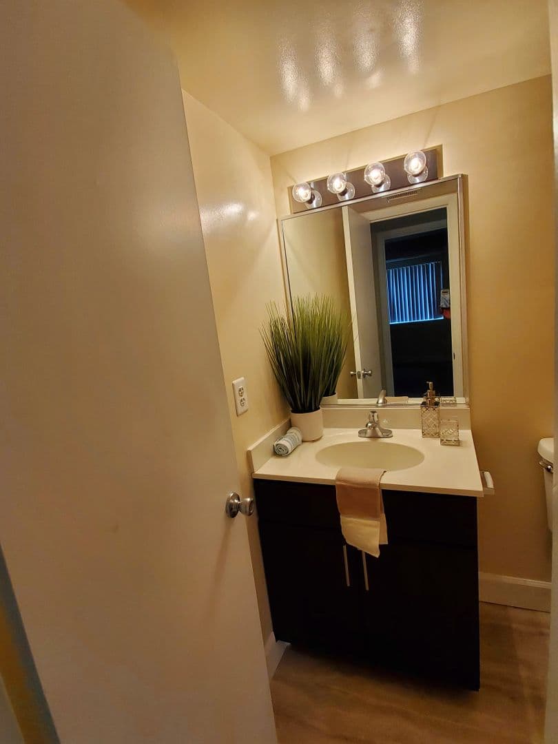 Silver Spring Apartment: 14207 Grand Pre Road