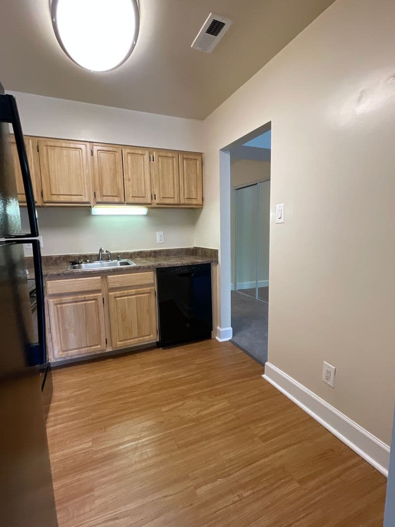 Silver Spring Apartment: 14207 Grand Pre Road