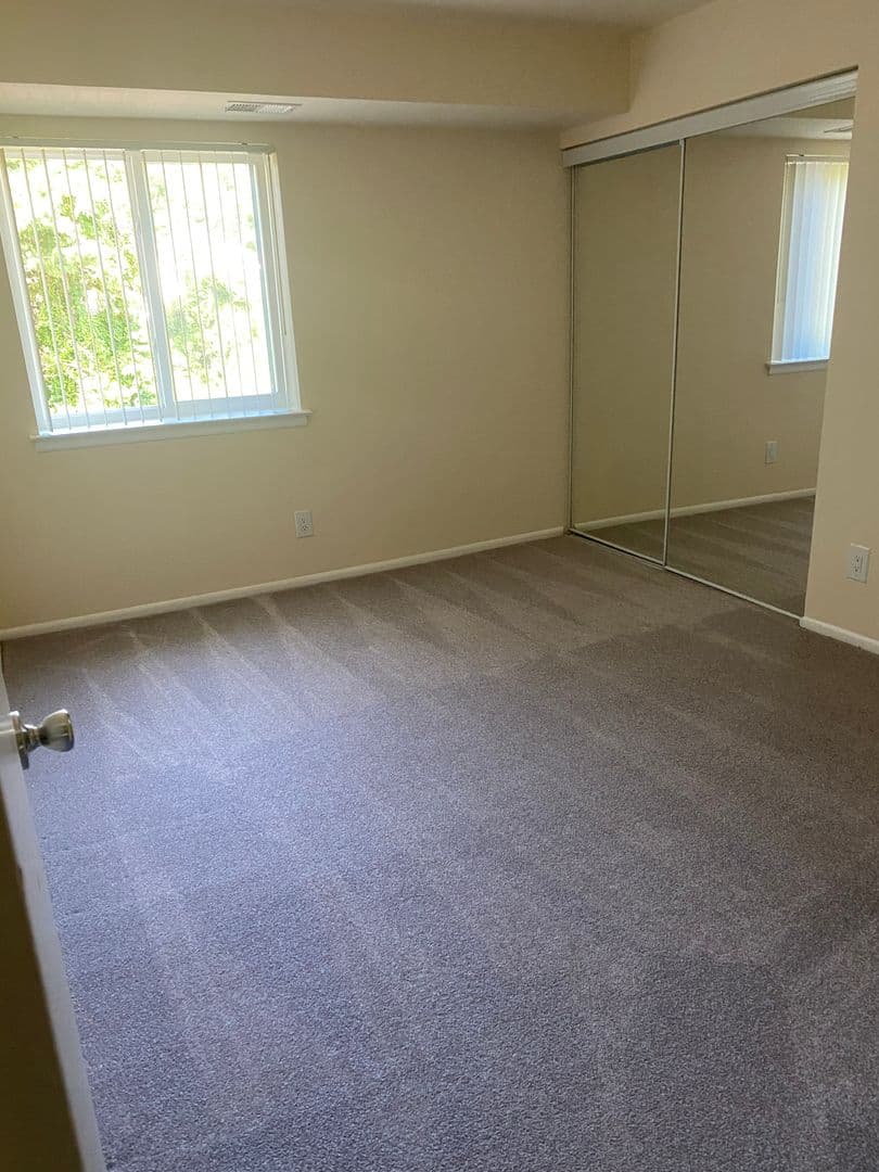 Silver Spring Apartment: 14207 Grand Pre Road