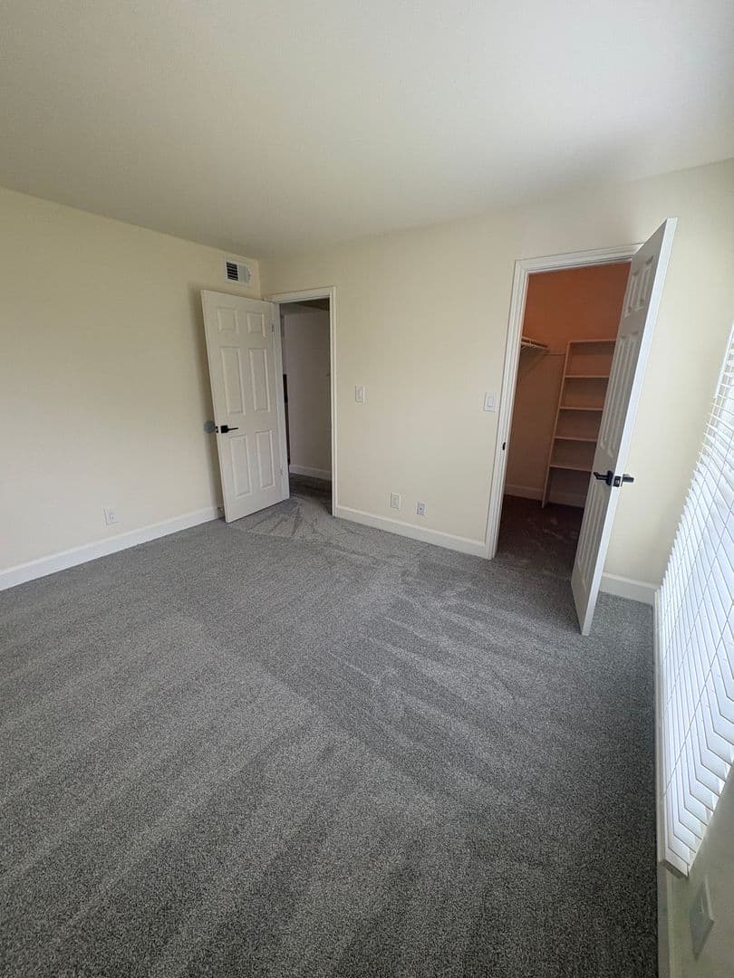 Frederick Apartment: 1000 Columbine Drive