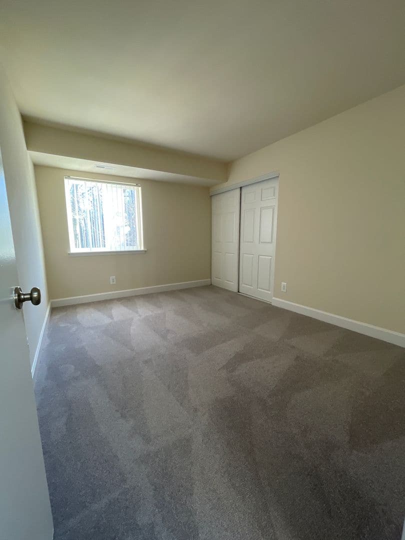 Silver Spring Apartment: 14207 Grand Pre Road