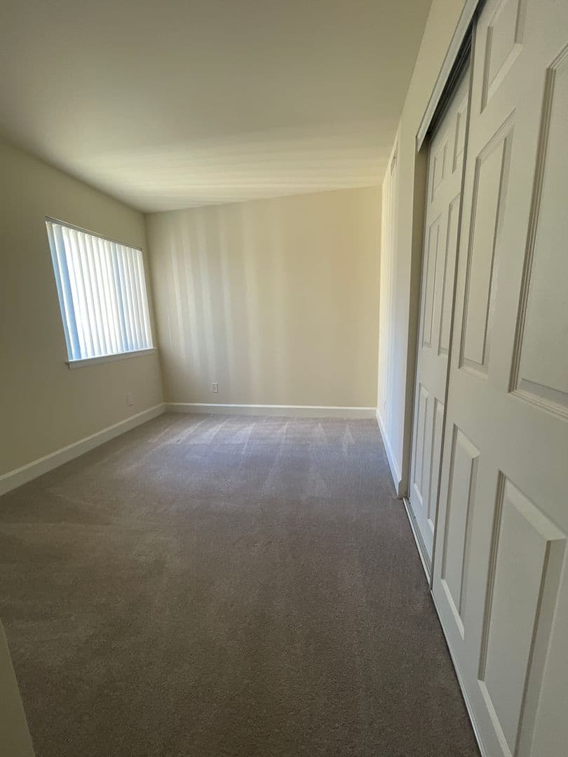 Silver Spring Apartment: 14207 Grand Pre Road