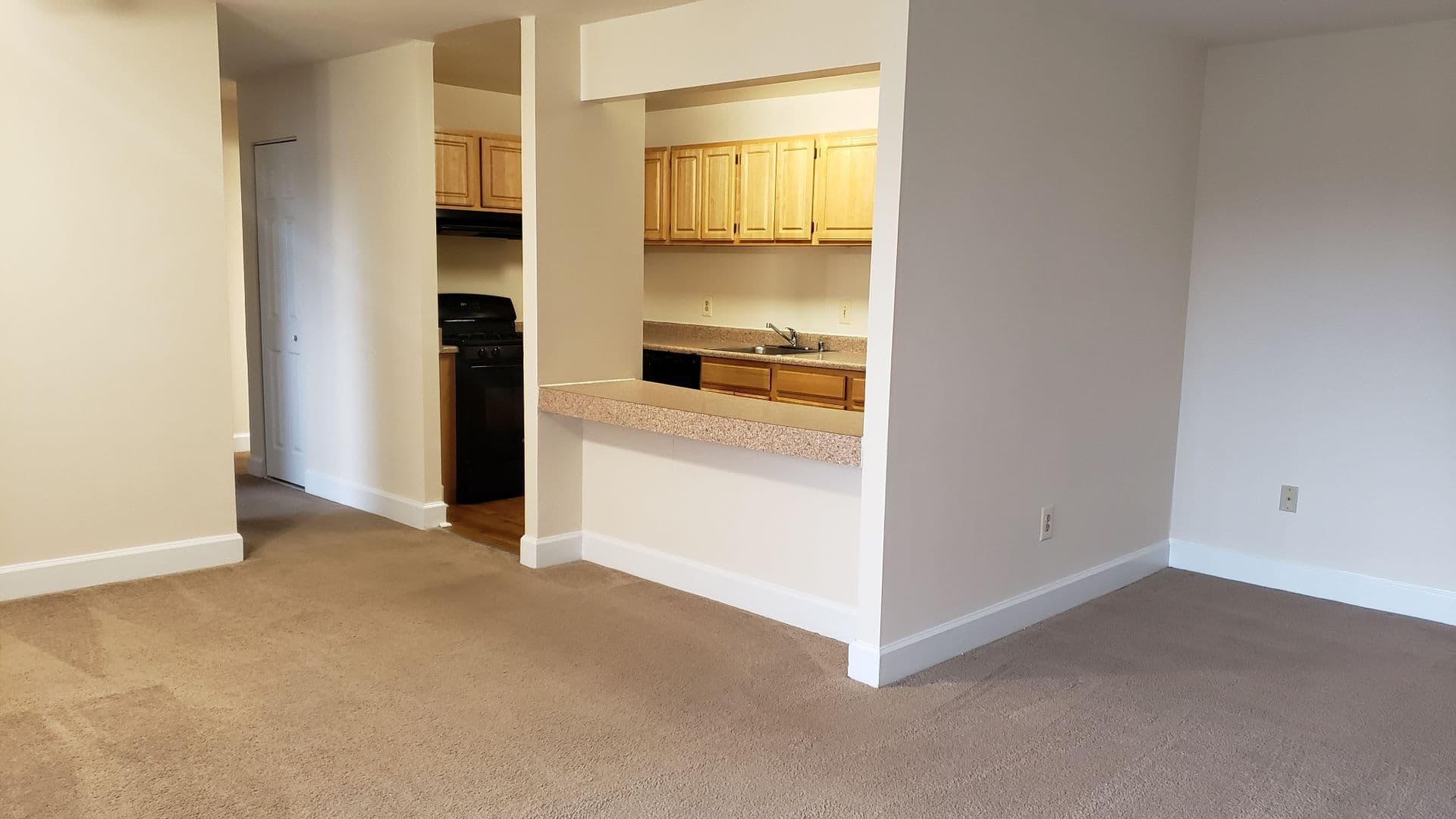 Silver Spring Apartment: 3331 Hewitt Ave
