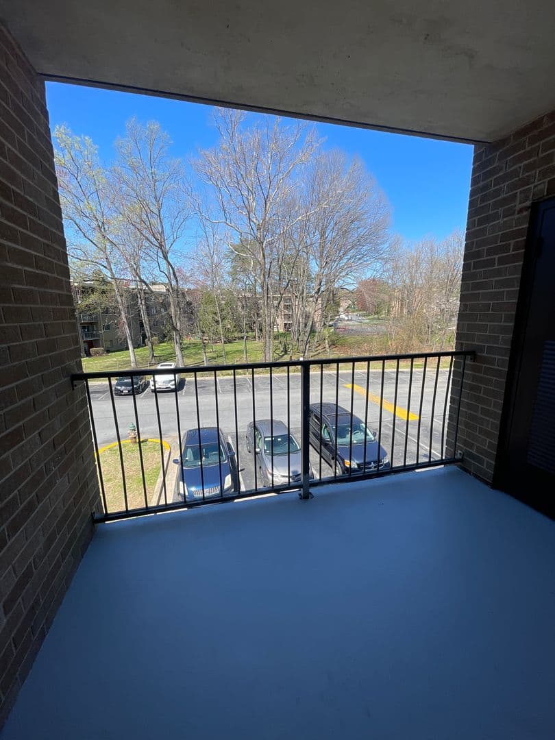 Silver Spring Apartment: 14207 Grand Pre Road