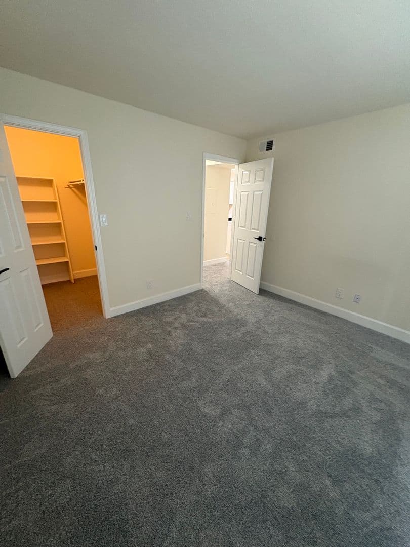 Frederick Apartment: 1000 Columbine Drive
