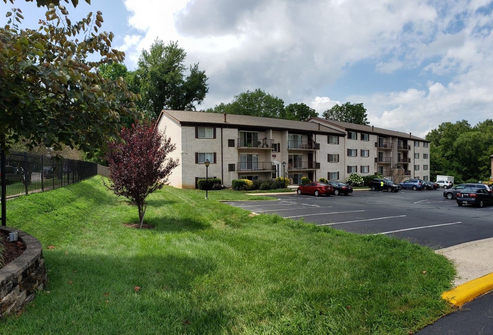 Silver Spring Apartment: 3331 Hewitt Ave