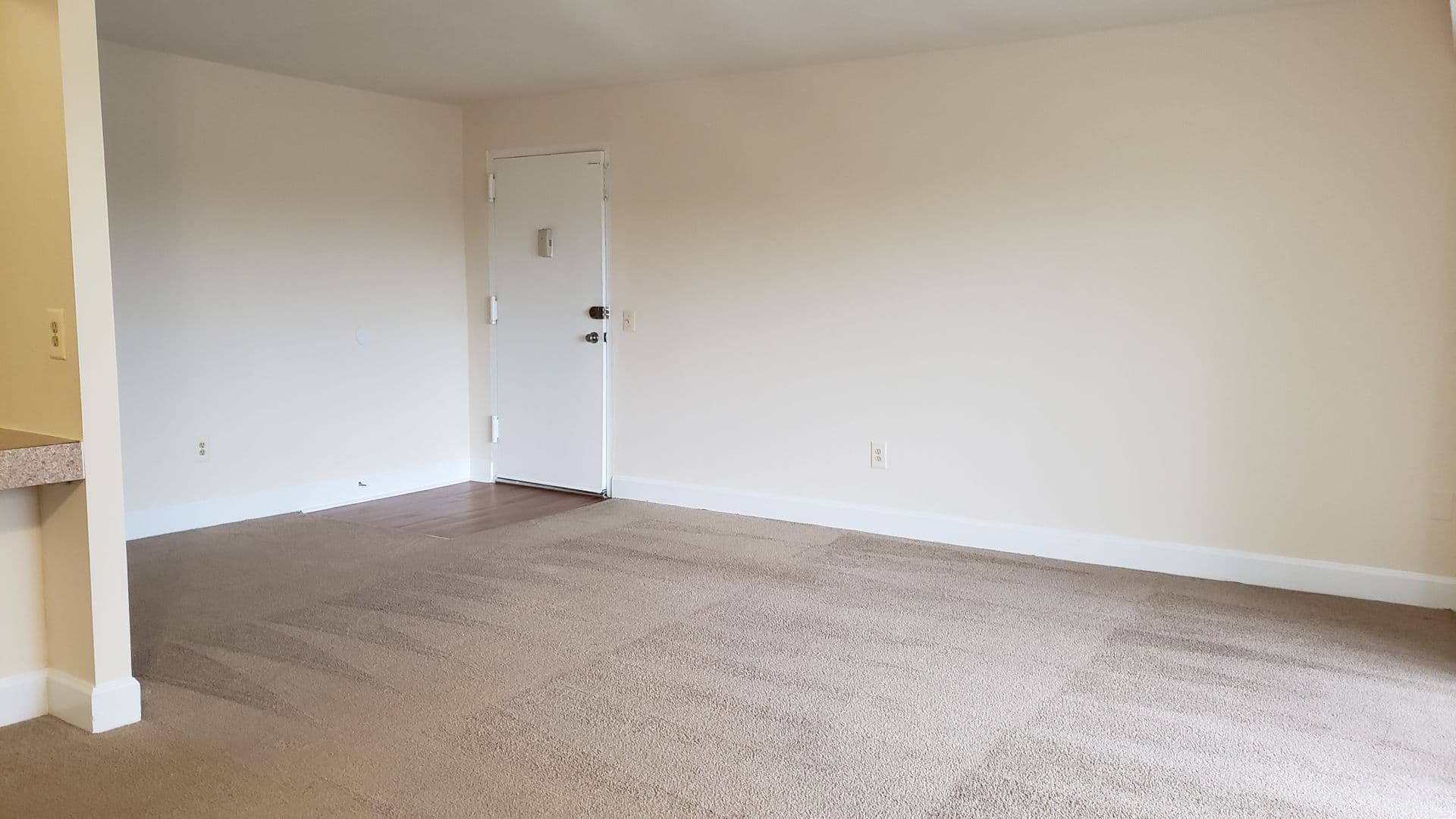 Silver Spring Apartment: 3331 Hewitt Ave