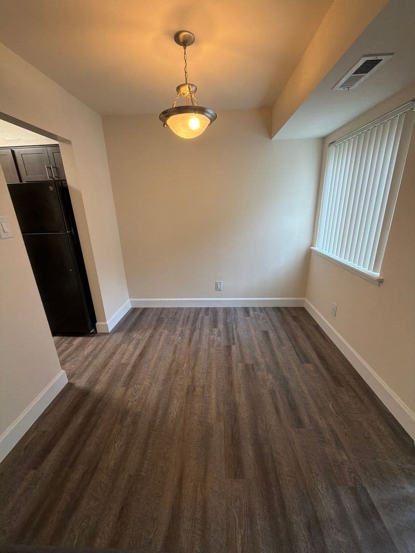 Silver Spring Apartment: 14207 Grand Pre Road