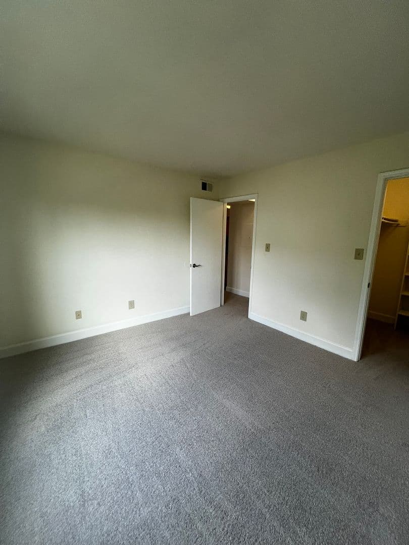 Frederick Apartment: 1000 Columbine Drive